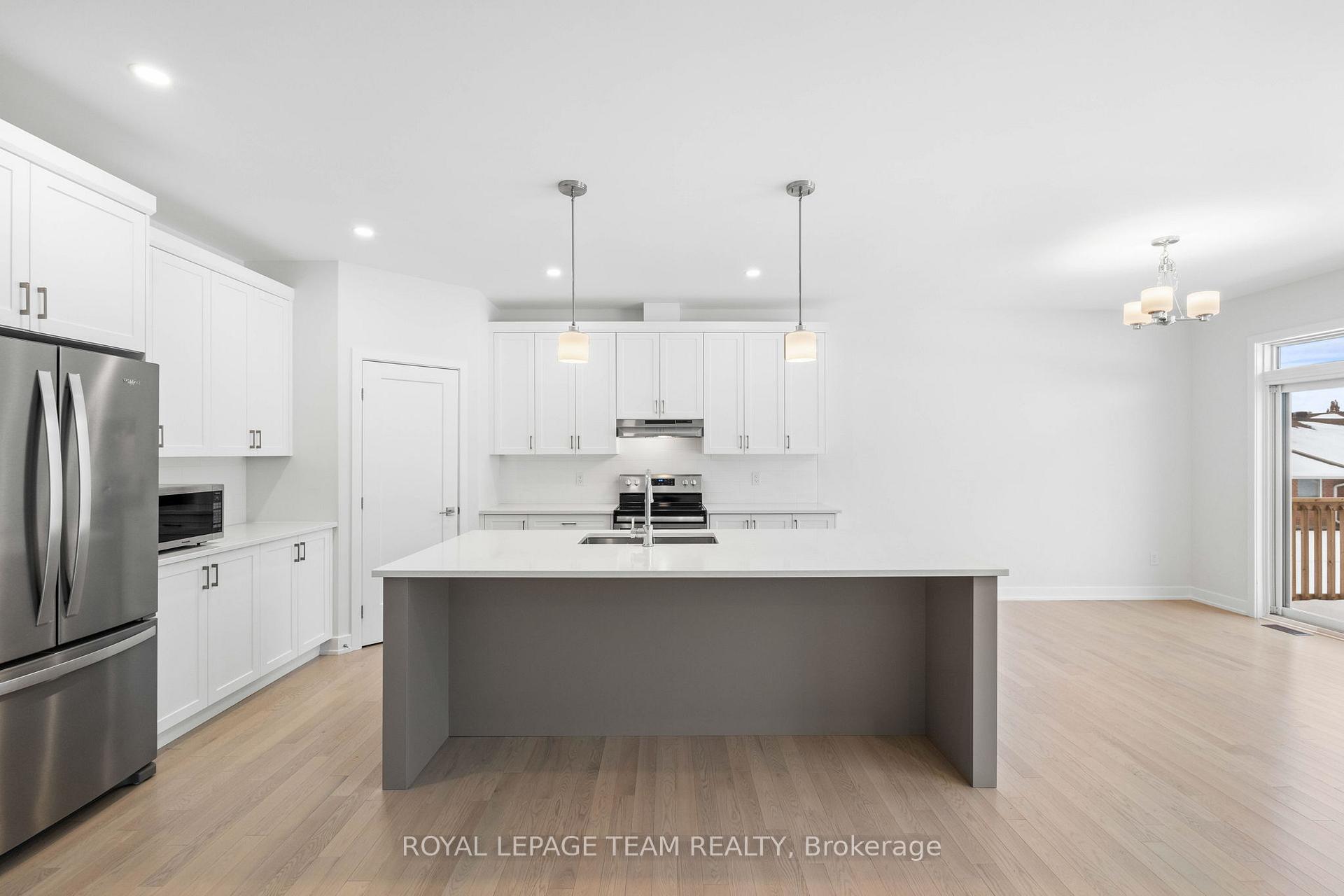 Photo 10 of 285 Wood Avenue, Smiths Falls — HOMEH