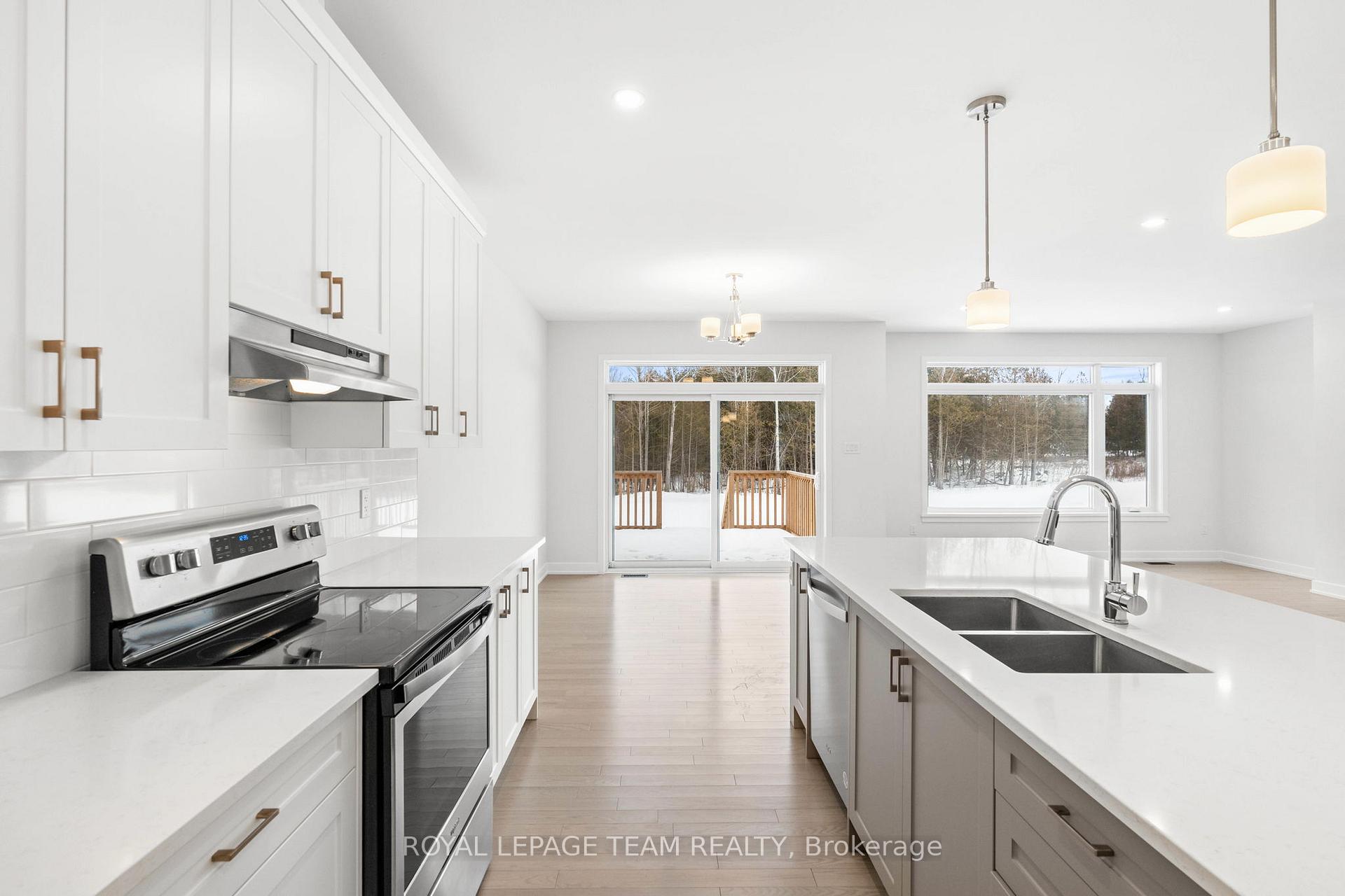 Photo 16 of 285 Wood Avenue, Smiths Falls — HOMEH