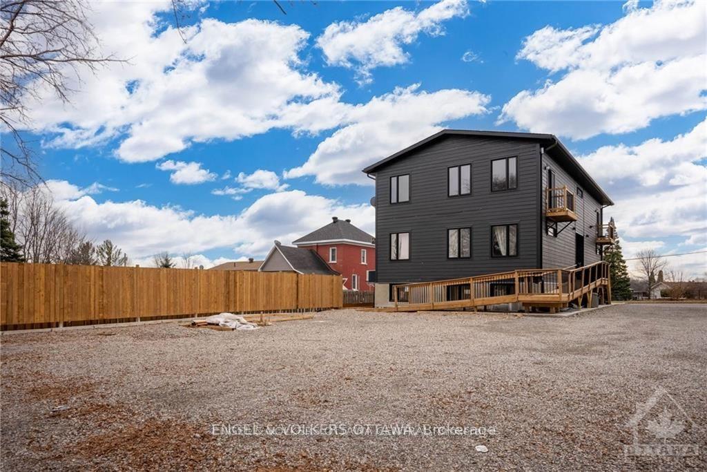 Photo 13 of Unit #2, 8 Philip Street, Smiths Falls — HOMEH