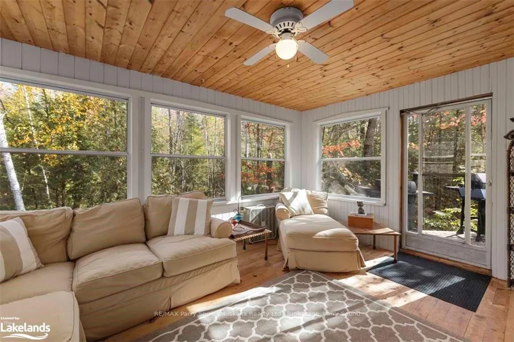 Photo 3 of 33 Humphrey Drive, Seguin, Humphrey — HOMEH