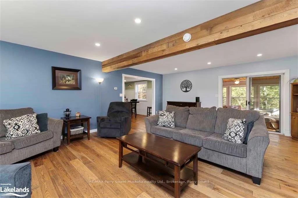 Photo 7 of 33 Humphrey Drive, Seguin, Humphrey — HOMEH