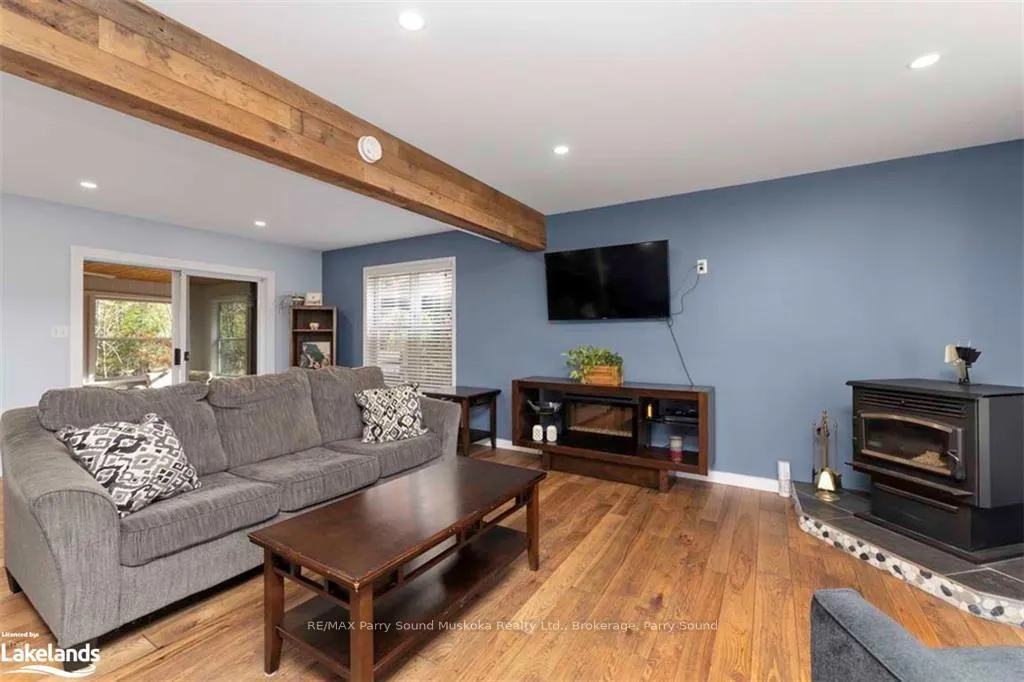 Photo 8 of 33 Humphrey Drive, Seguin, Humphrey — HOMEH
