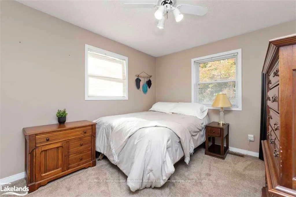 Photo 23 of 33 Humphrey Drive, Seguin, Humphrey — HOMEH