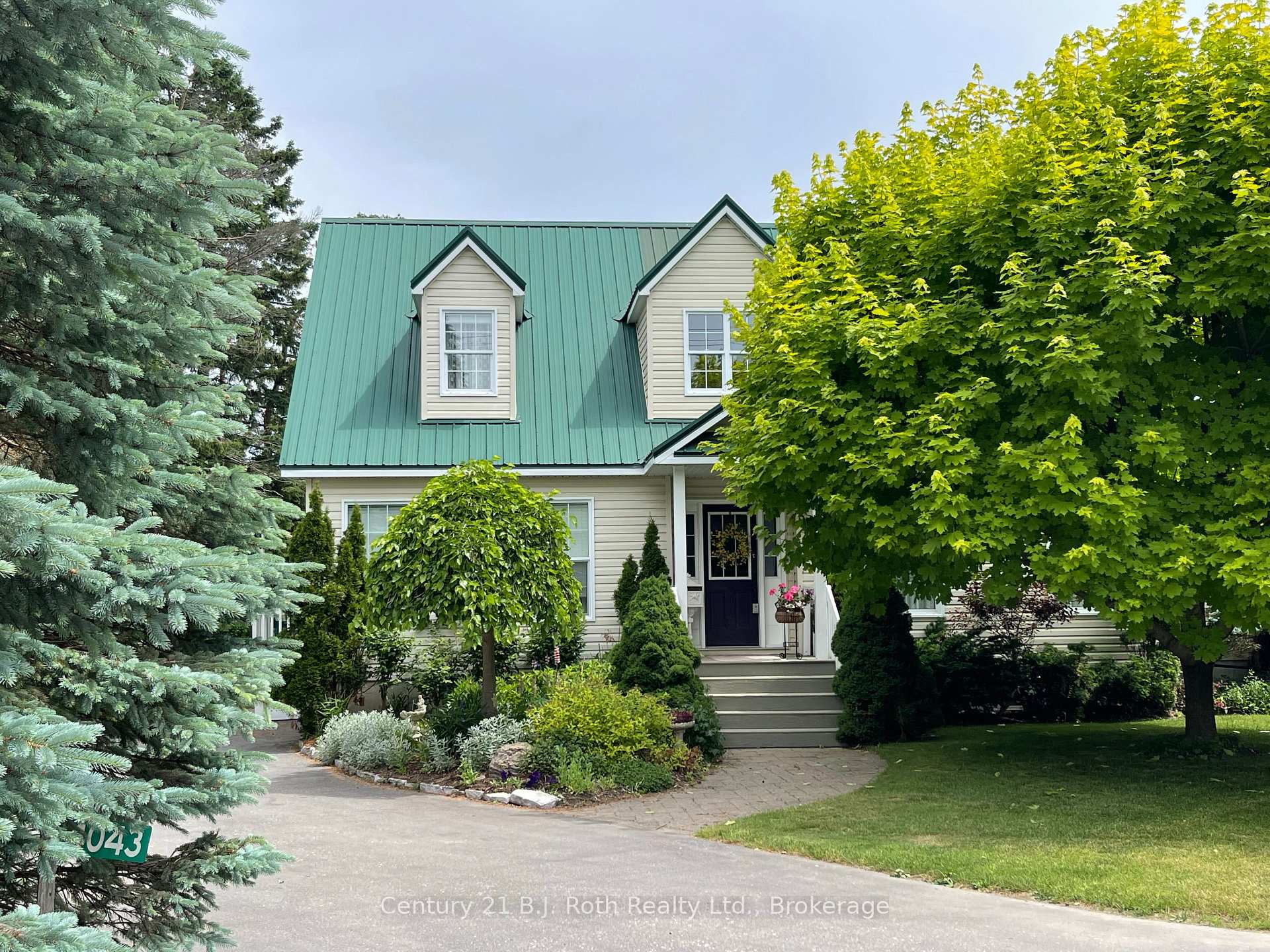 Front of 4043 Digby Drive