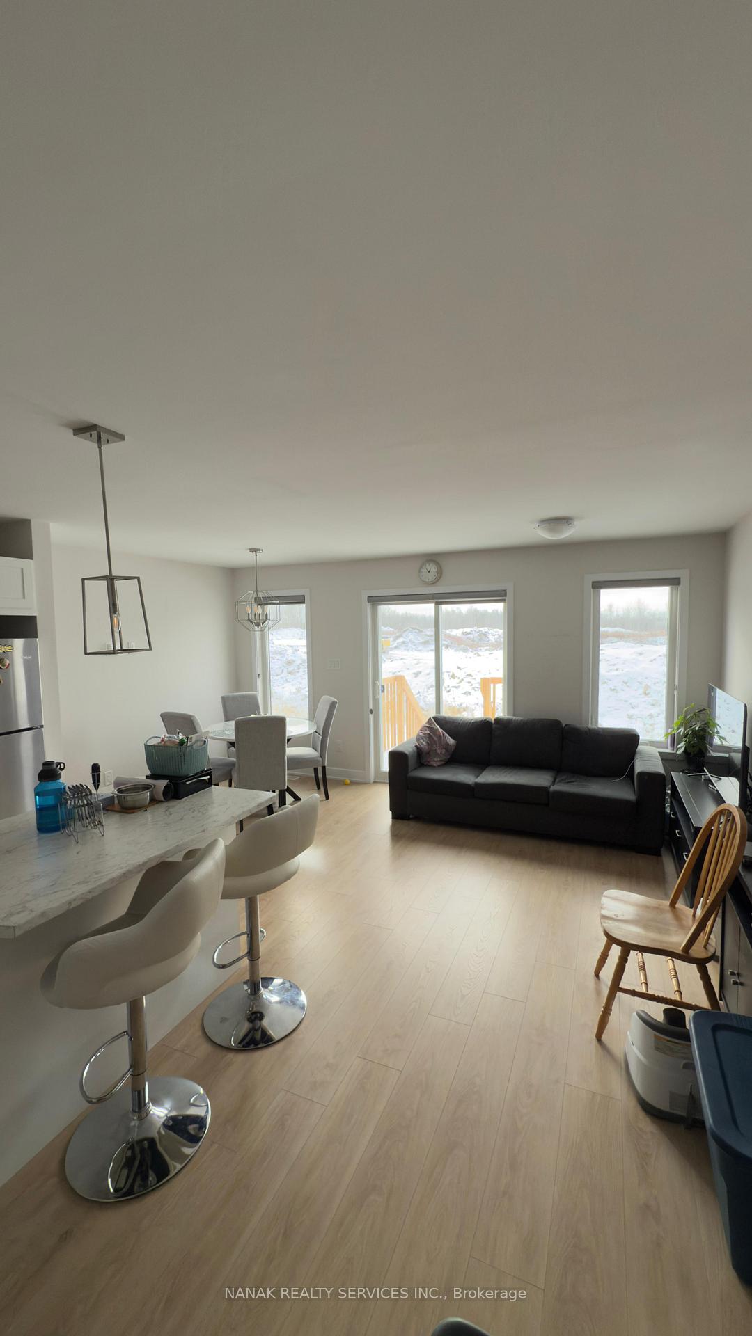 Photo 6 of 84 Staples Boulevard, Smiths Falls — HOMEH