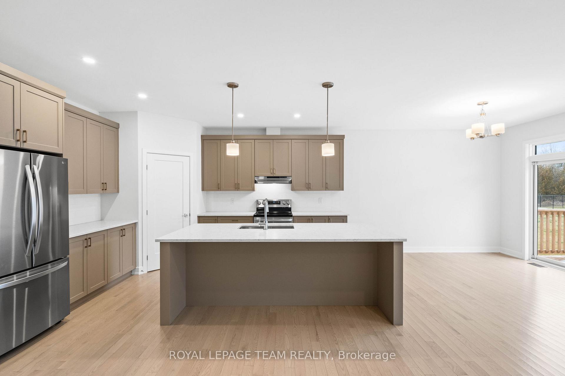 Photo 9 of 295 Wood Avenue, Smiths Falls — HOMEH