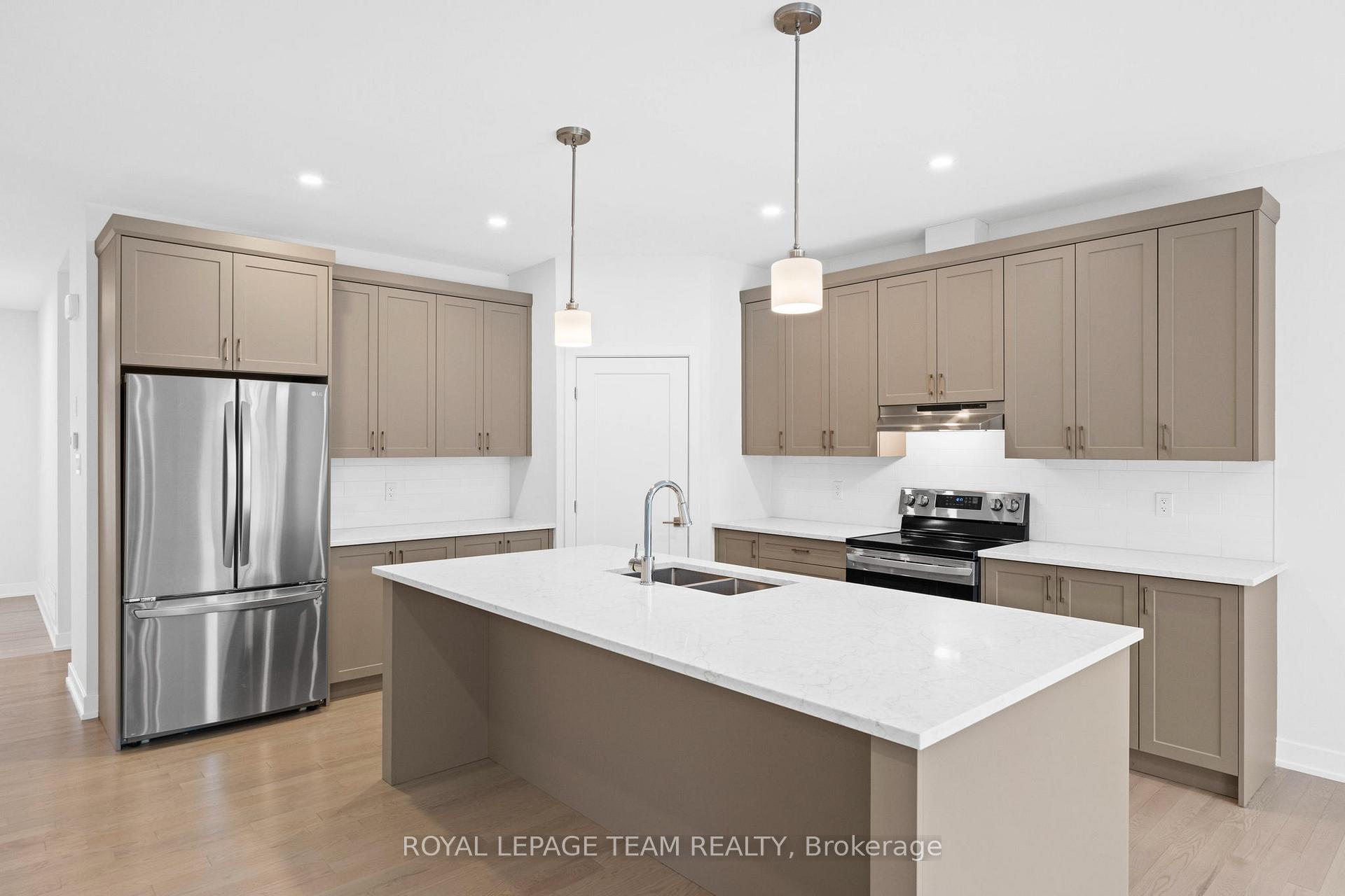 Photo 10 of 295 Wood Avenue, Smiths Falls — HOMEH