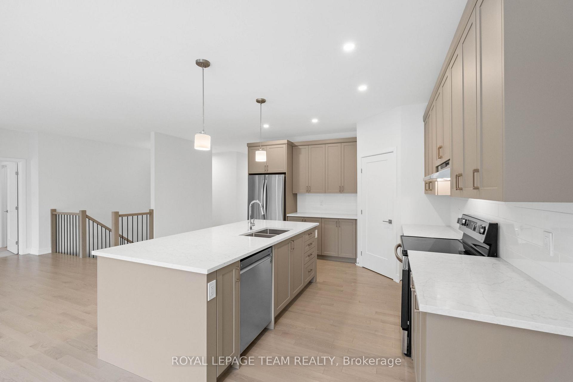 Photo 12 of 295 Wood Avenue, Smiths Falls — HOMEH