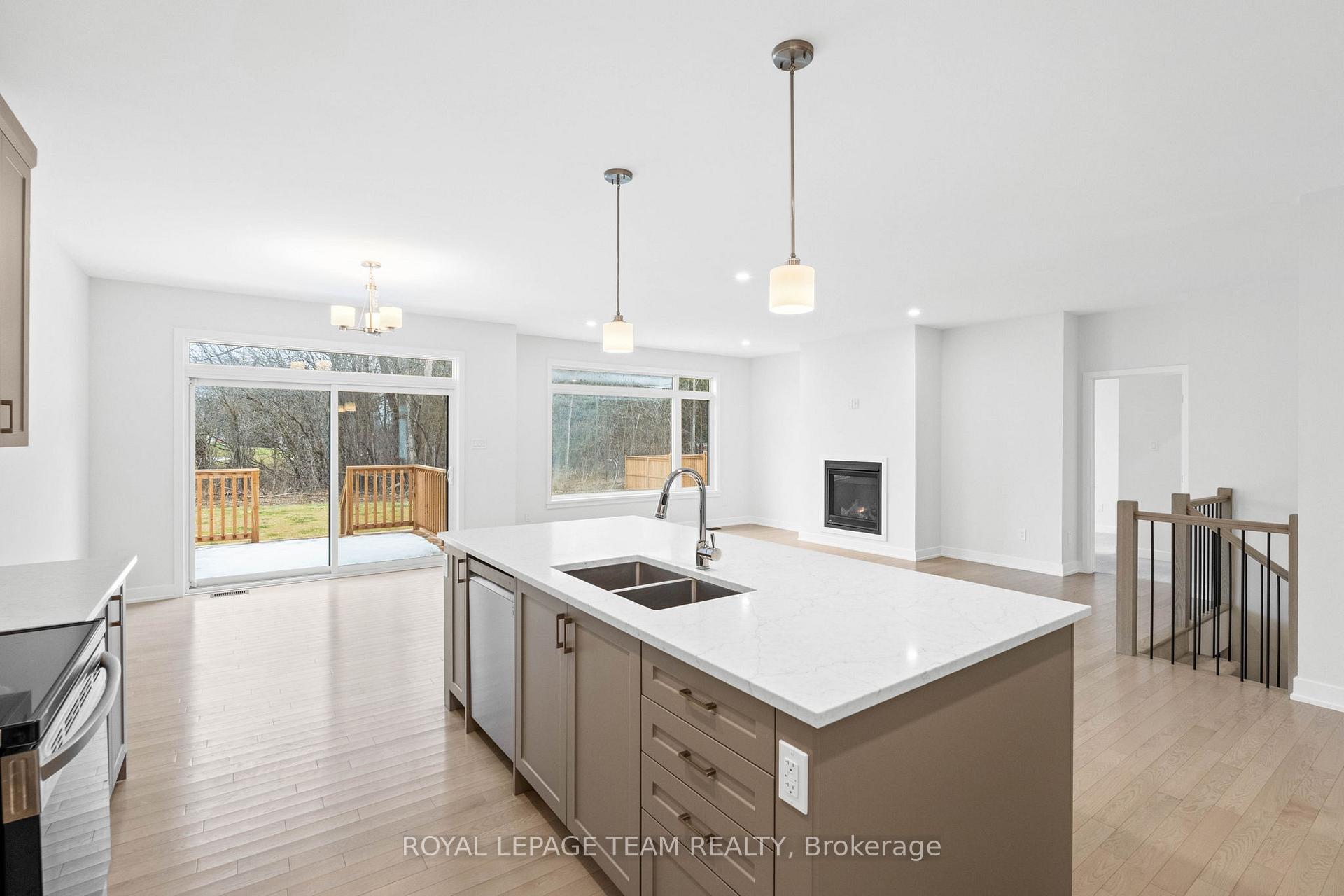 Photo 13 of 295 Wood Avenue, Smiths Falls — HOMEH