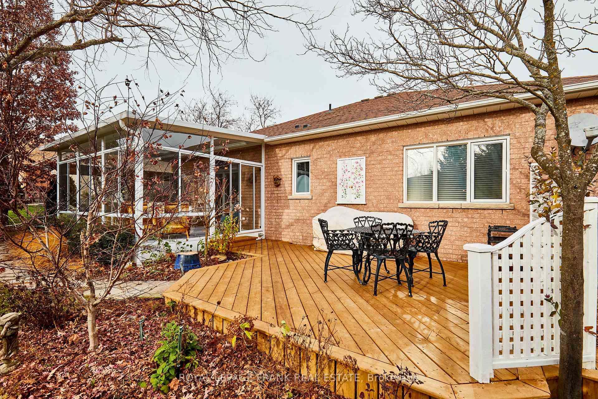 Photo 5 of 78 Country Estates Drive, Scugog, Port Perry — HOMEH