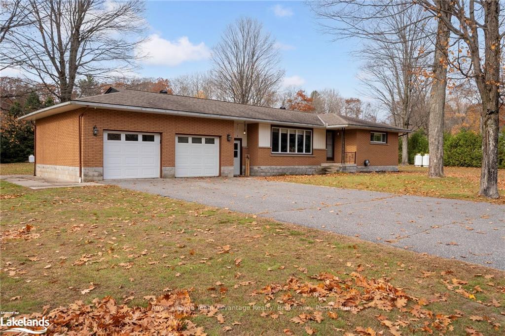 Front of 18 Sandy Plains Road S