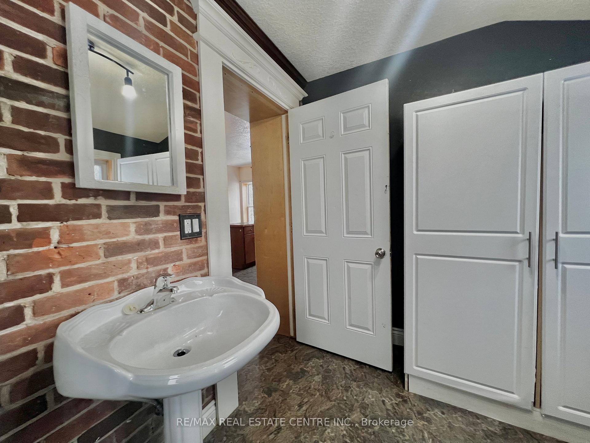 Photo 13 of 430 Main Street W, Shelburne — HOMEH
