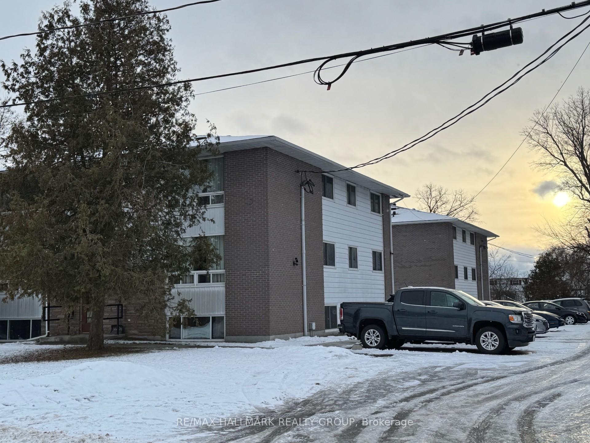 Photo 2 of Unit 2, 26 Bourke Street, Smiths Falls — HOMEH