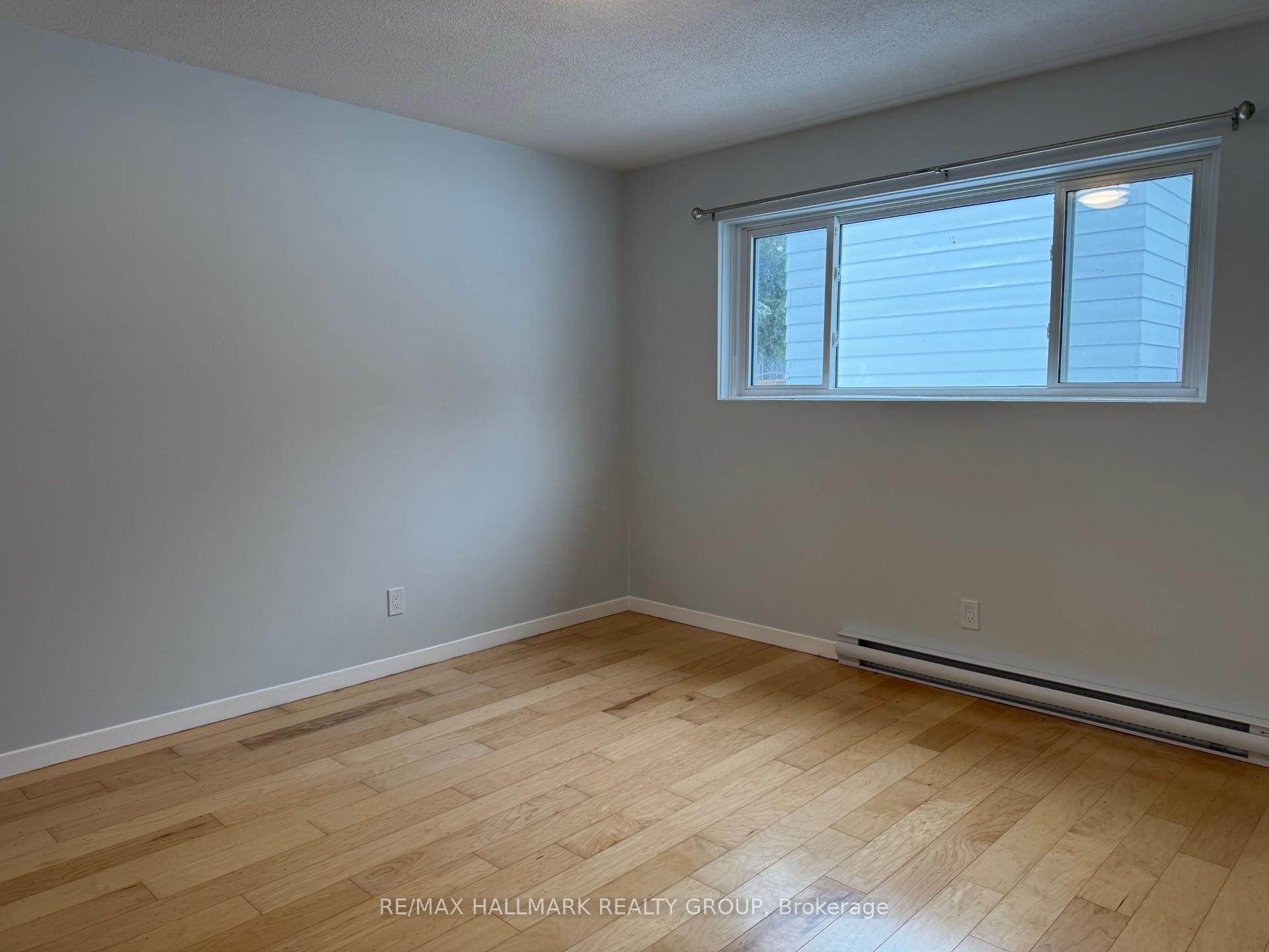 Photo 4 of Unit 2, 26 Bourke Street, Smiths Falls — HOMEH