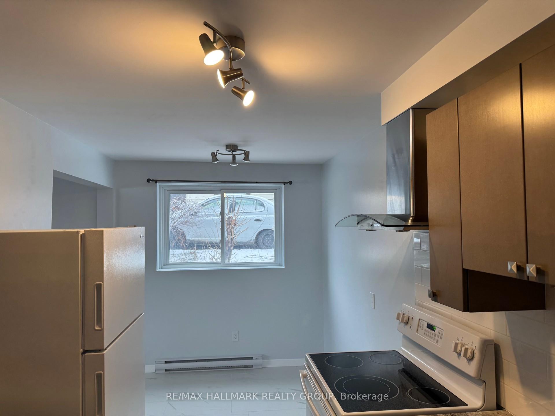 Photo 5 of Unit 2, 26 Bourke Street, Smiths Falls — HOMEH