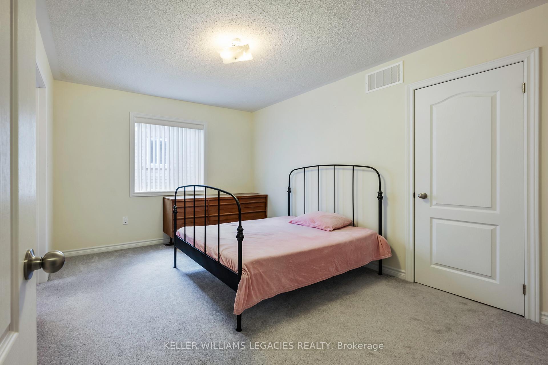 Photo 23 of 865 O'Reilly Crescent, Shelburne — HOMEH
