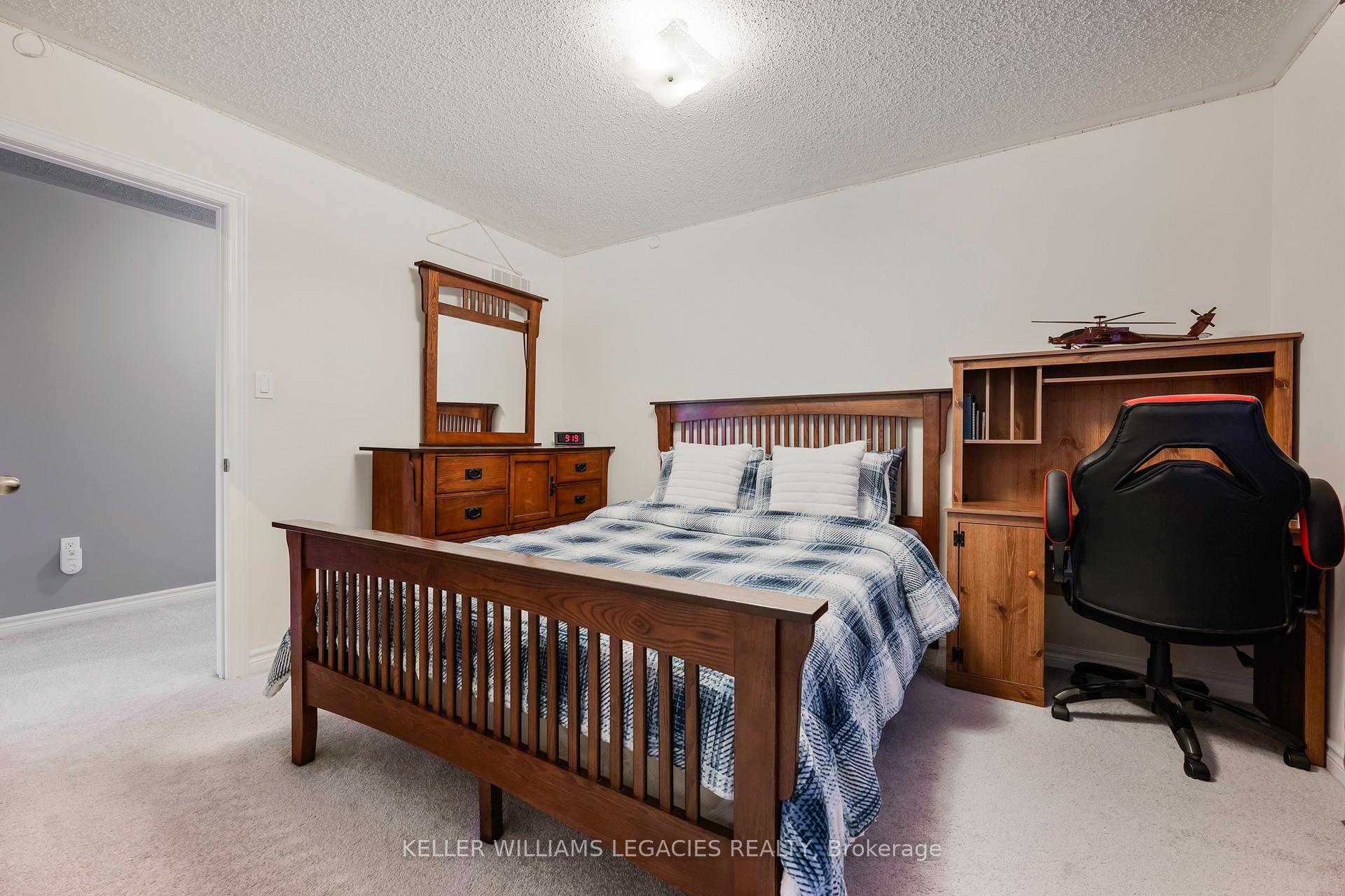 Photo 25 of 865 O'Reilly Crescent, Shelburne — HOMEH