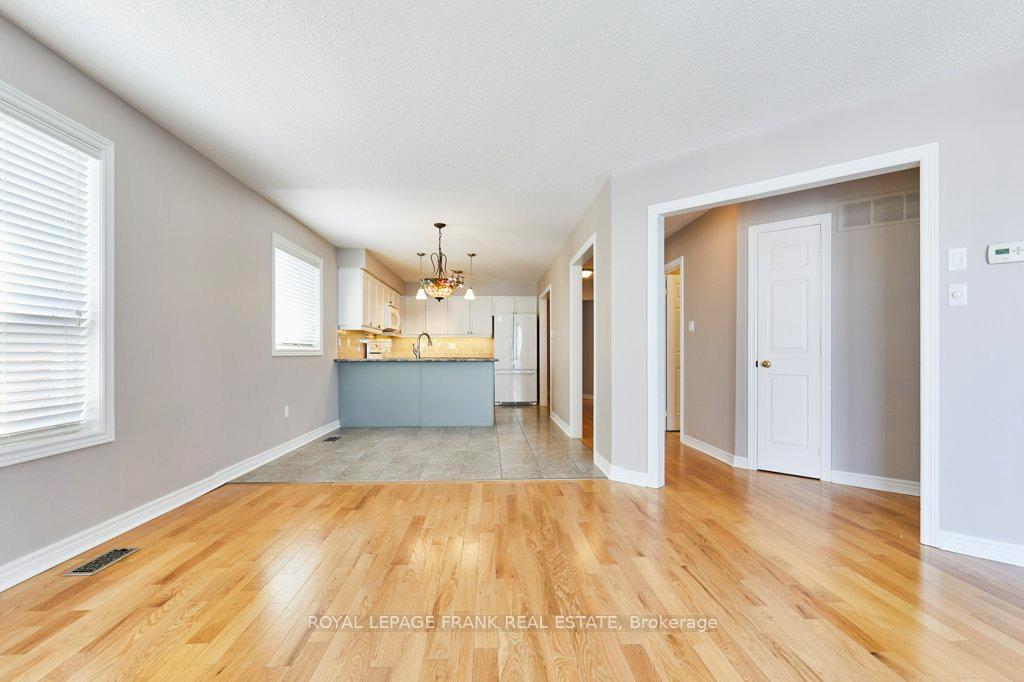 Photo 8 of 39 Steinway Drive, Scugog, Port Perry — HOMEH