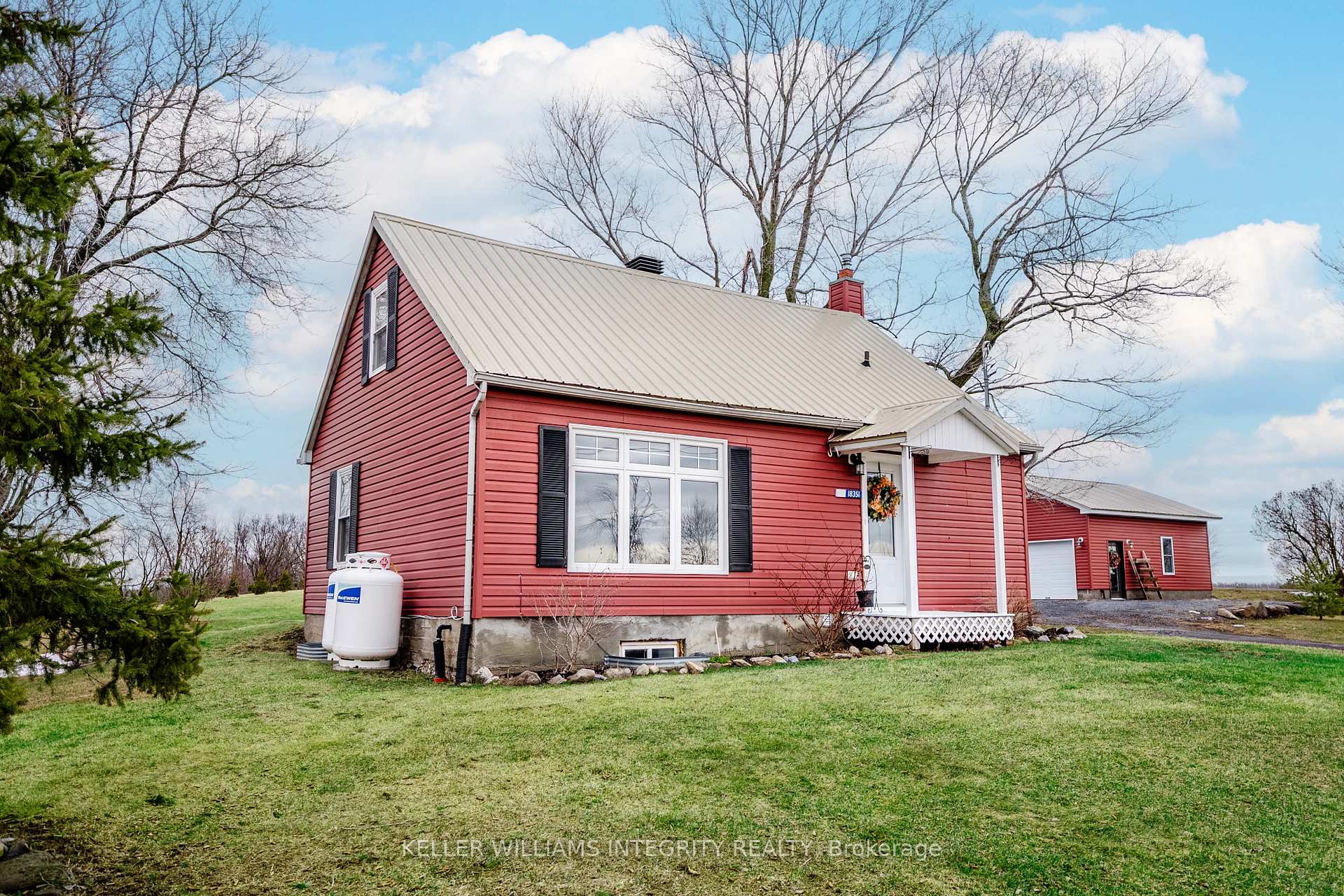 Photo 2 of 18351 Glen Road, South Glengarry, South Glengarry (Charlottenburgh) Twp — HOMEH