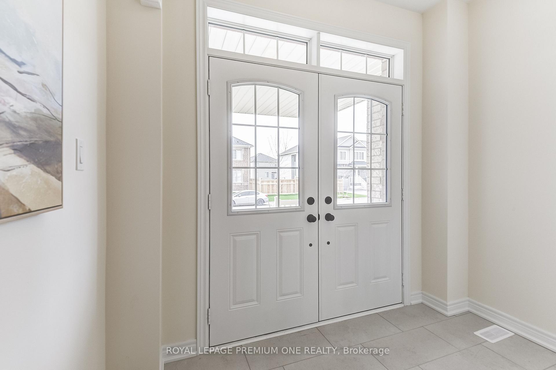 Photo 5 of 468 Black Cherry Crescent, Shelburne — HOMEH