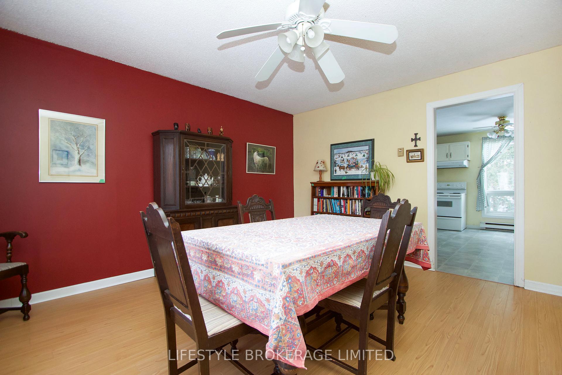 Photo 7 of 13 Applewood Crescent, Scugog, Port Perry — HOMEH