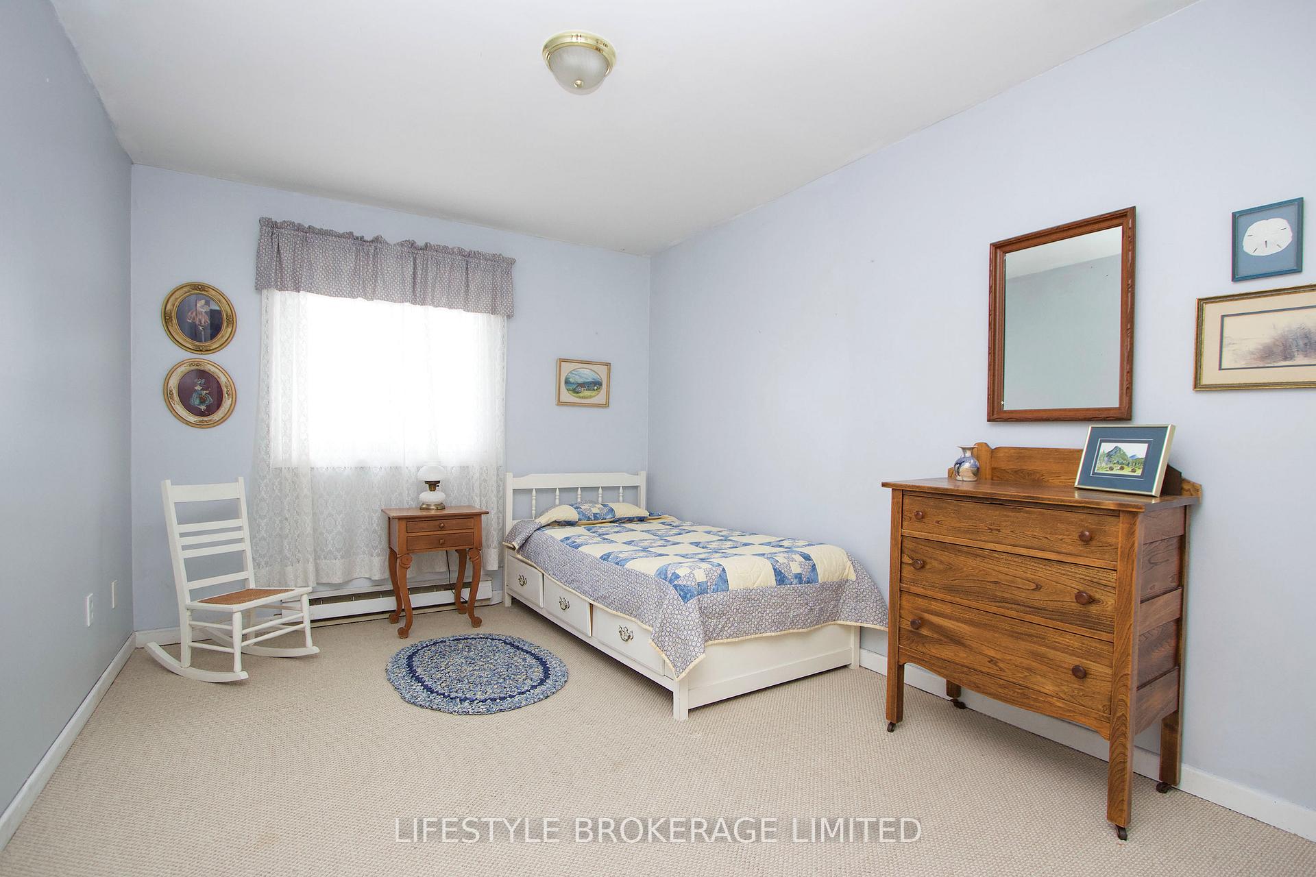 Photo 15 of 13 Applewood Crescent, Scugog, Port Perry — HOMEH