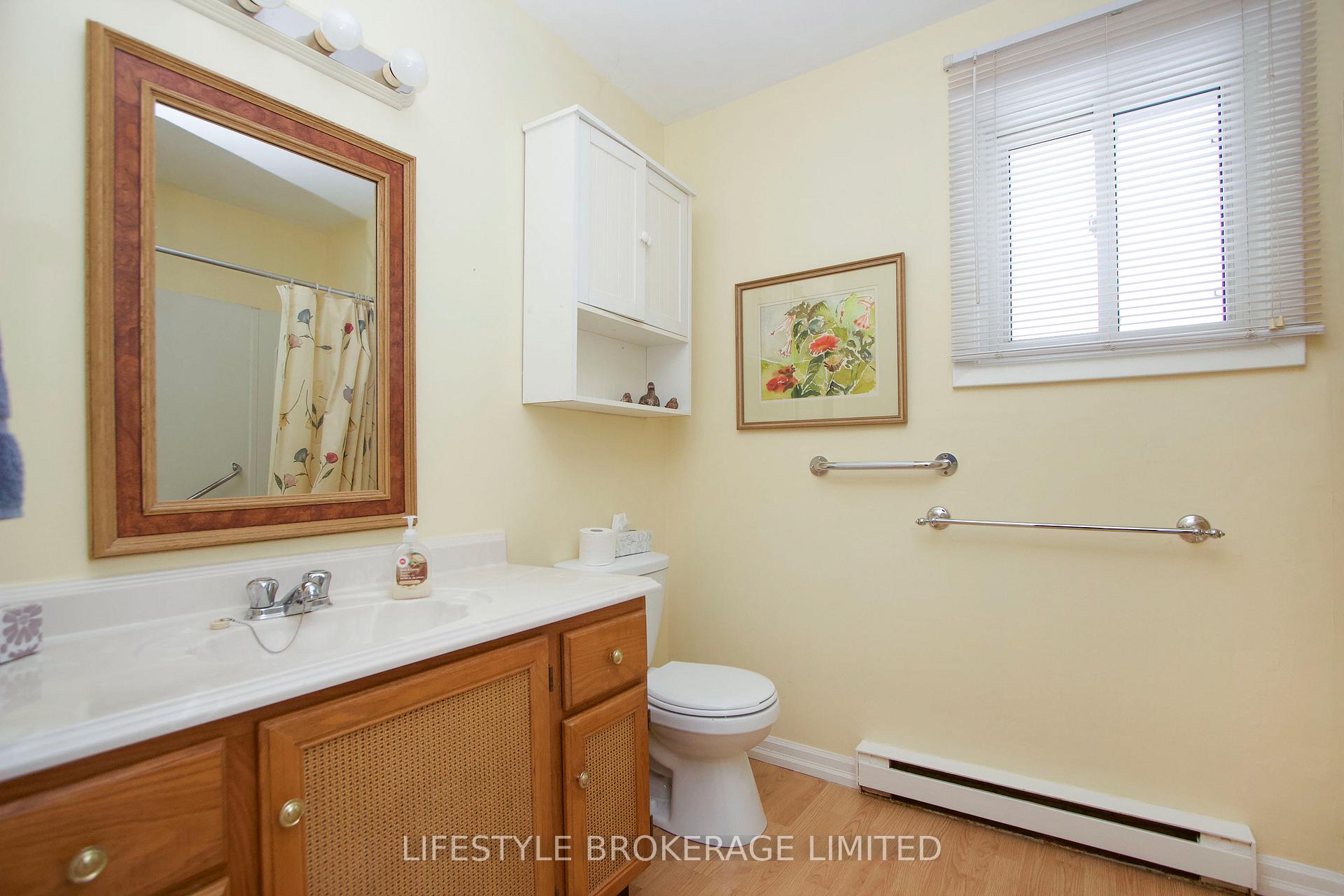 Photo 16 of 13 Applewood Crescent, Scugog, Port Perry — HOMEH