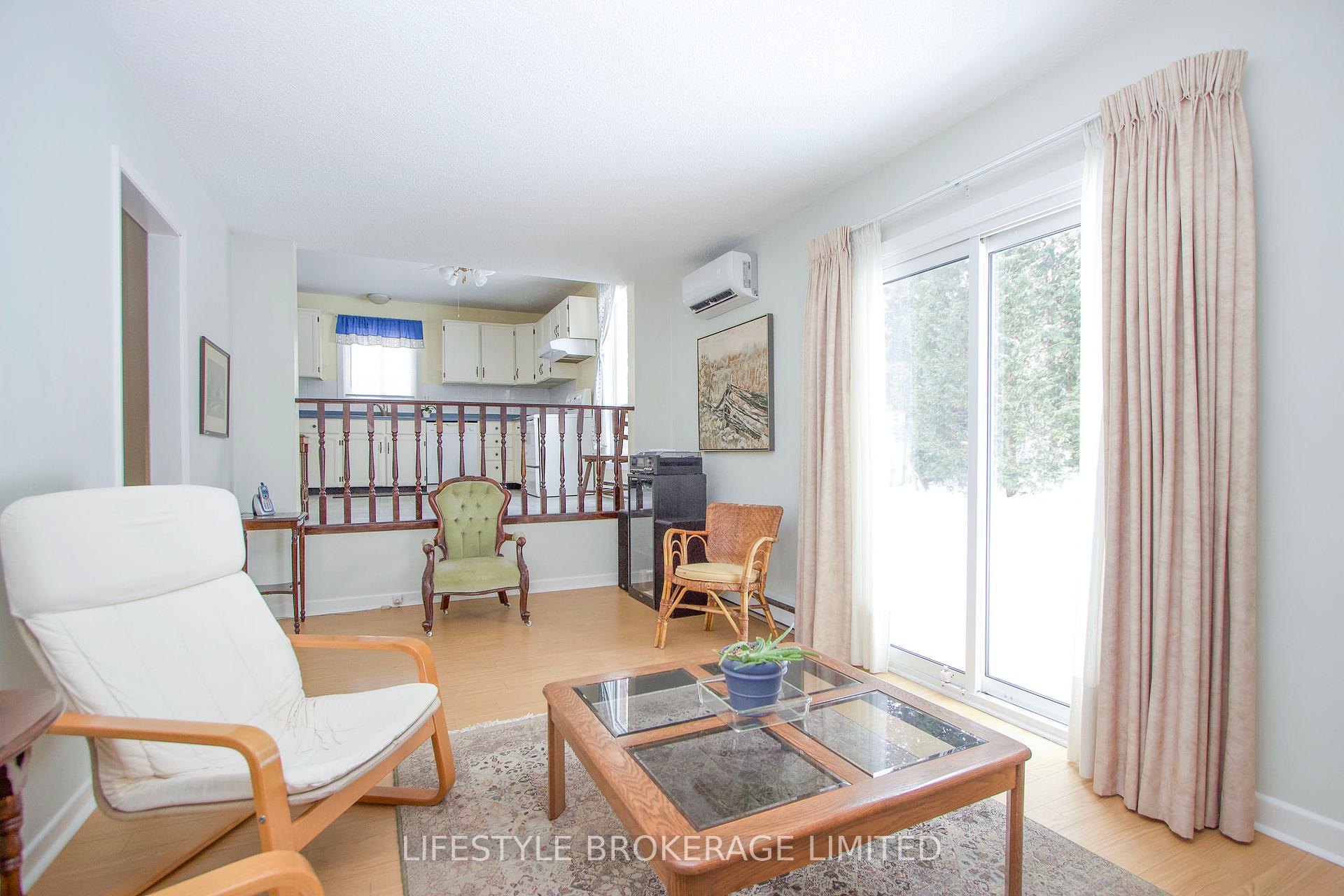 Photo 18 of 13 Applewood Crescent, Scugog, Port Perry — HOMEH