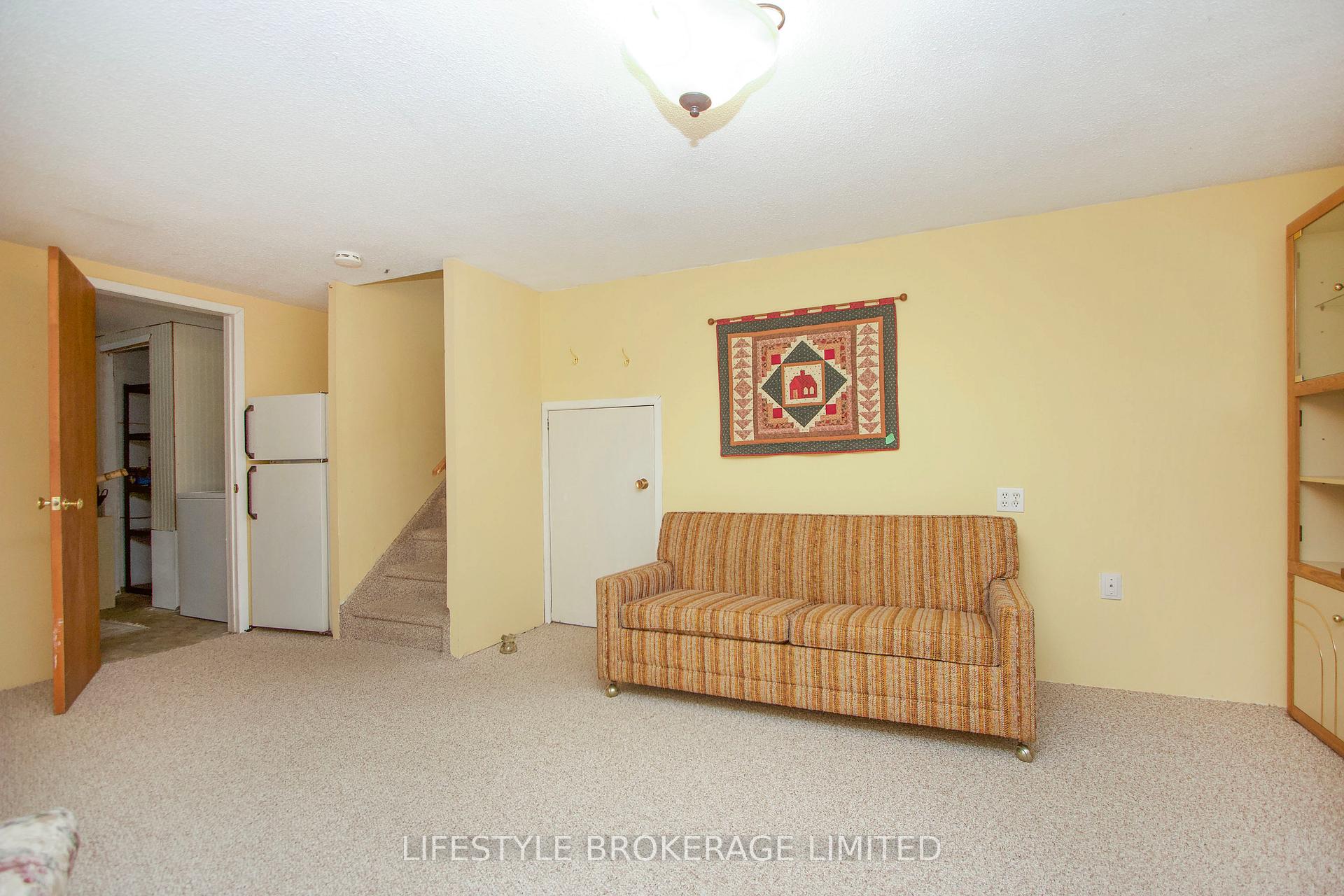 Photo 23 of 13 Applewood Crescent, Scugog, Port Perry — HOMEH