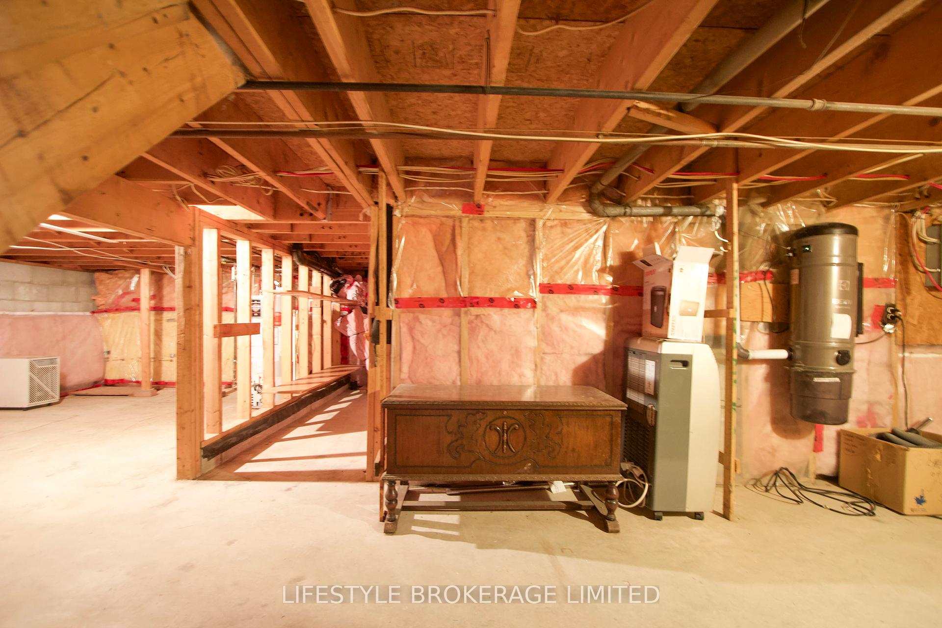 Photo 25 of 13 Applewood Crescent, Scugog, Port Perry — HOMEH