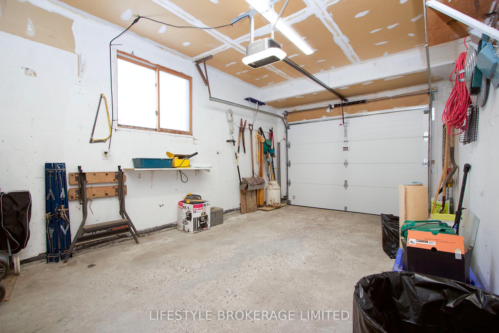 Photo 26 of 13 Applewood Crescent, Scugog, Port Perry — HOMEH