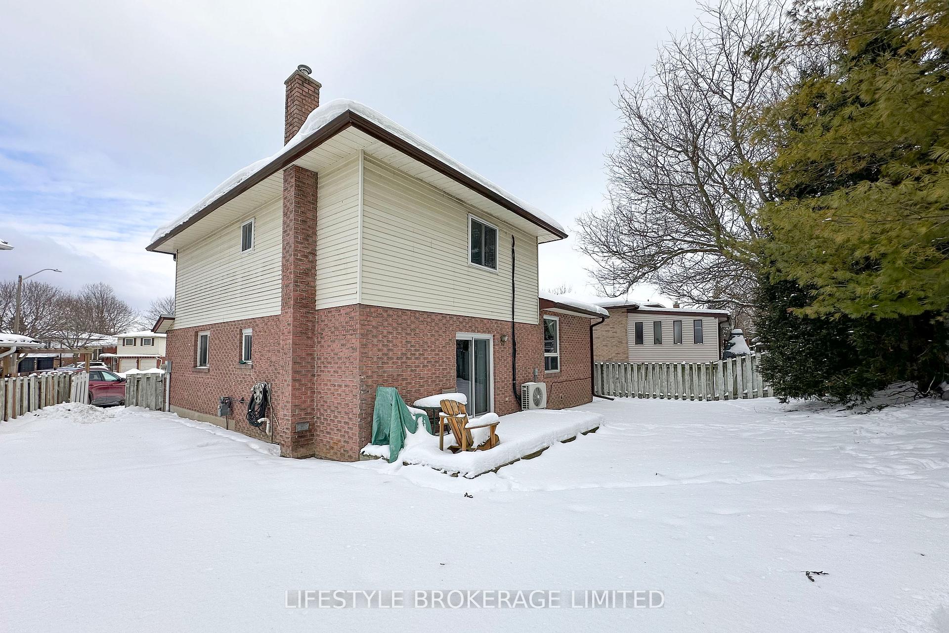 Photo 27 of 13 Applewood Crescent, Scugog, Port Perry — HOMEH