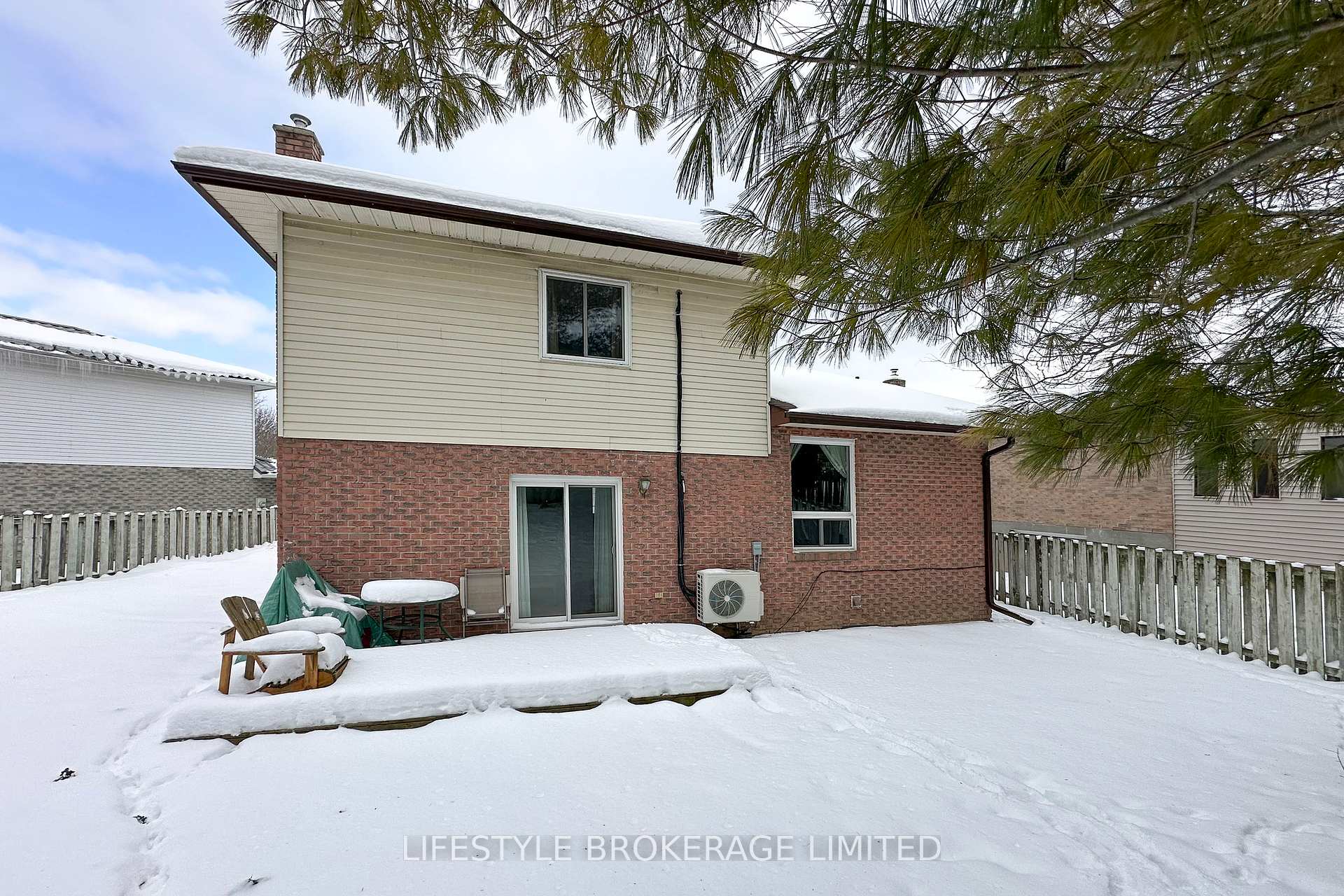 Photo 28 of 13 Applewood Crescent, Scugog, Port Perry — HOMEH