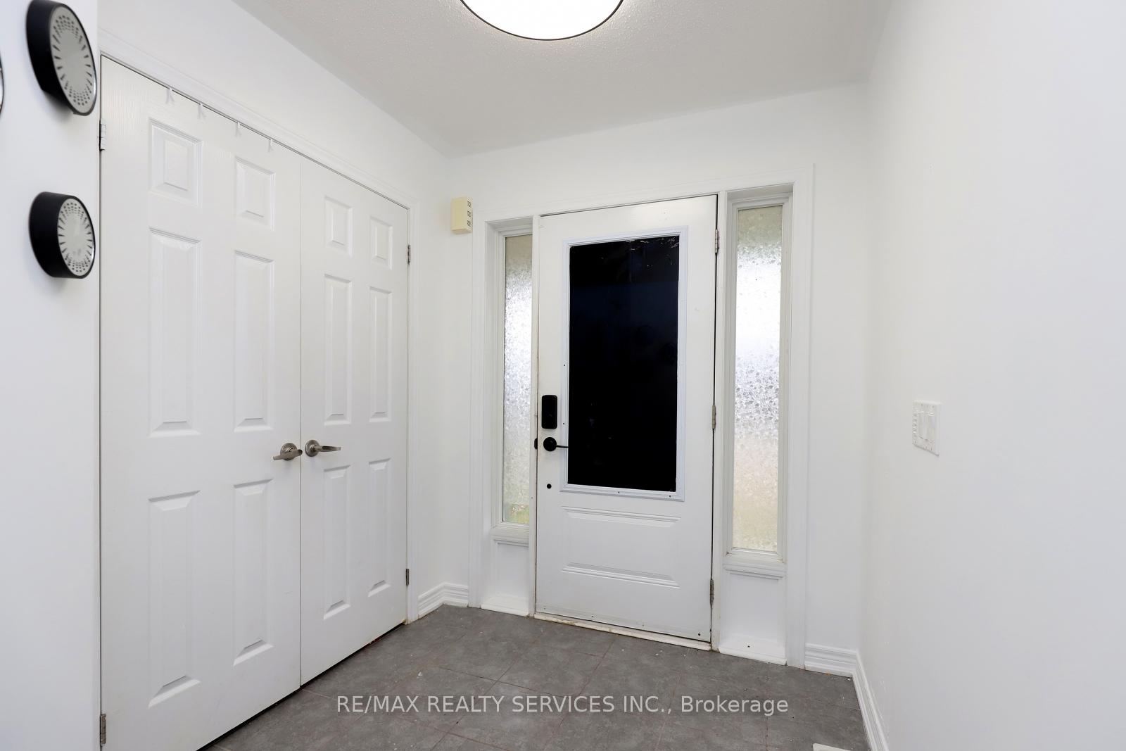Photo 3 of 889 Cook Crescent, Shelburne — HOMEH