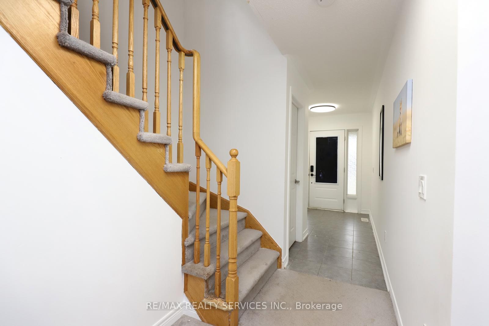 Photo 4 of 889 Cook Crescent, Shelburne — HOMEH