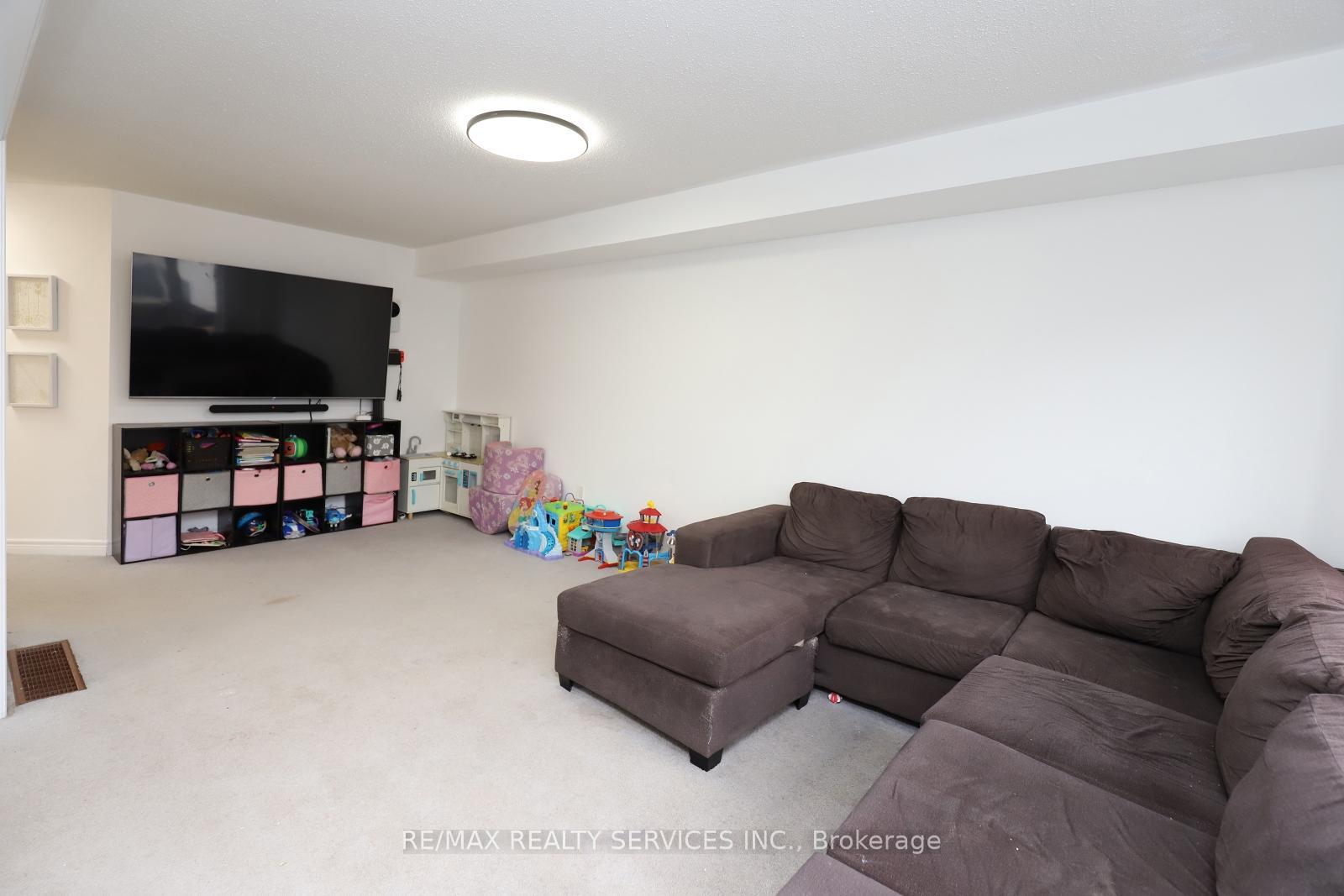 Photo 10 of 889 Cook Crescent, Shelburne — HOMEH