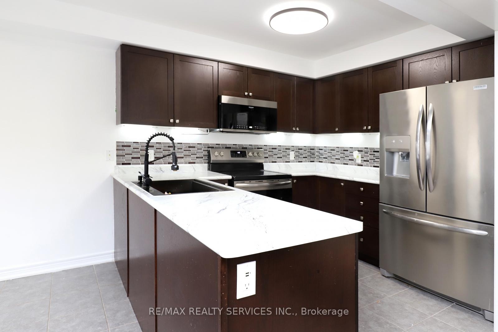 Photo 12 of 889 Cook Crescent, Shelburne — HOMEH