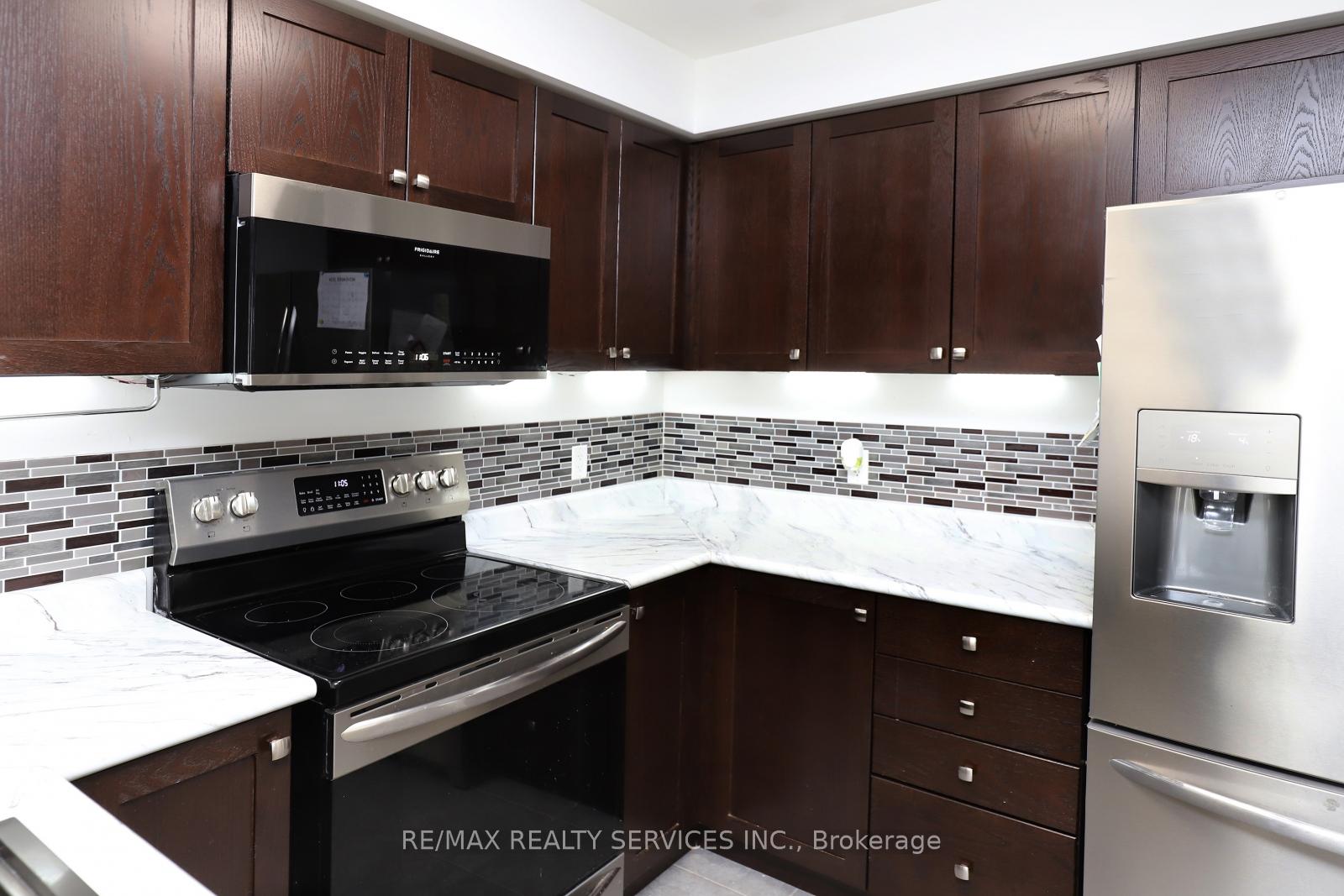 Photo 13 of 889 Cook Crescent, Shelburne — HOMEH