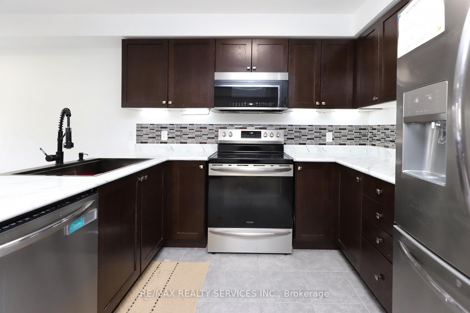 Photo 14 of 889 Cook Crescent, Shelburne — HOMEH
