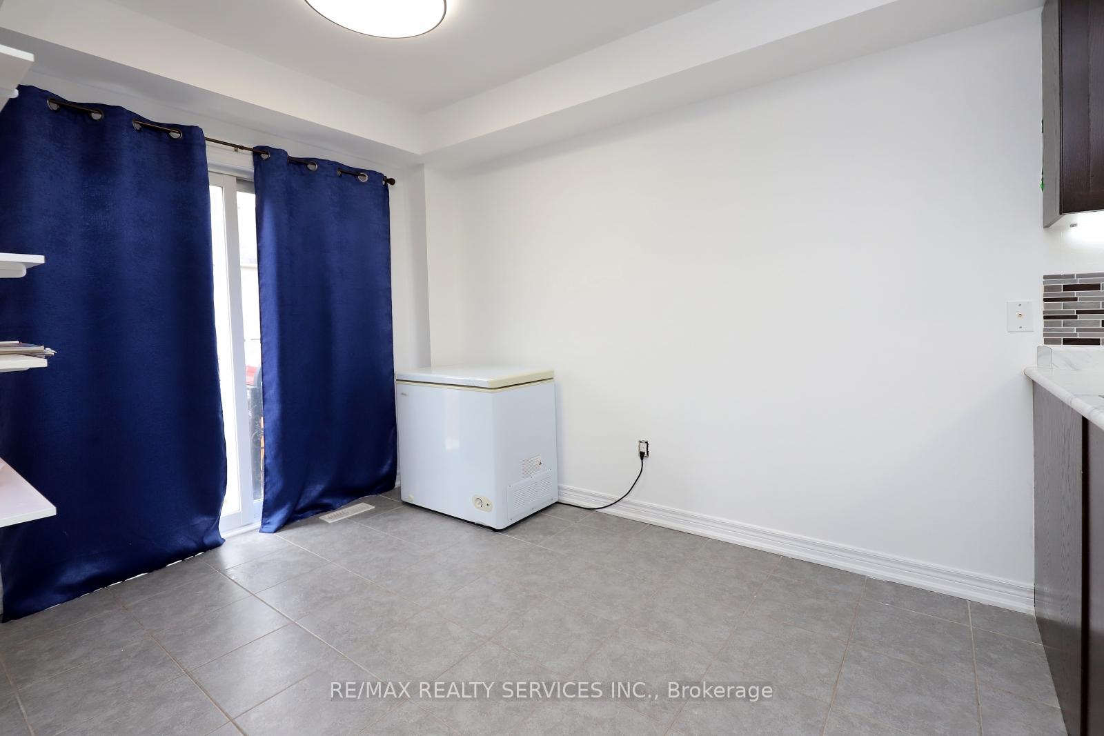 Photo 16 of 889 Cook Crescent, Shelburne — HOMEH
