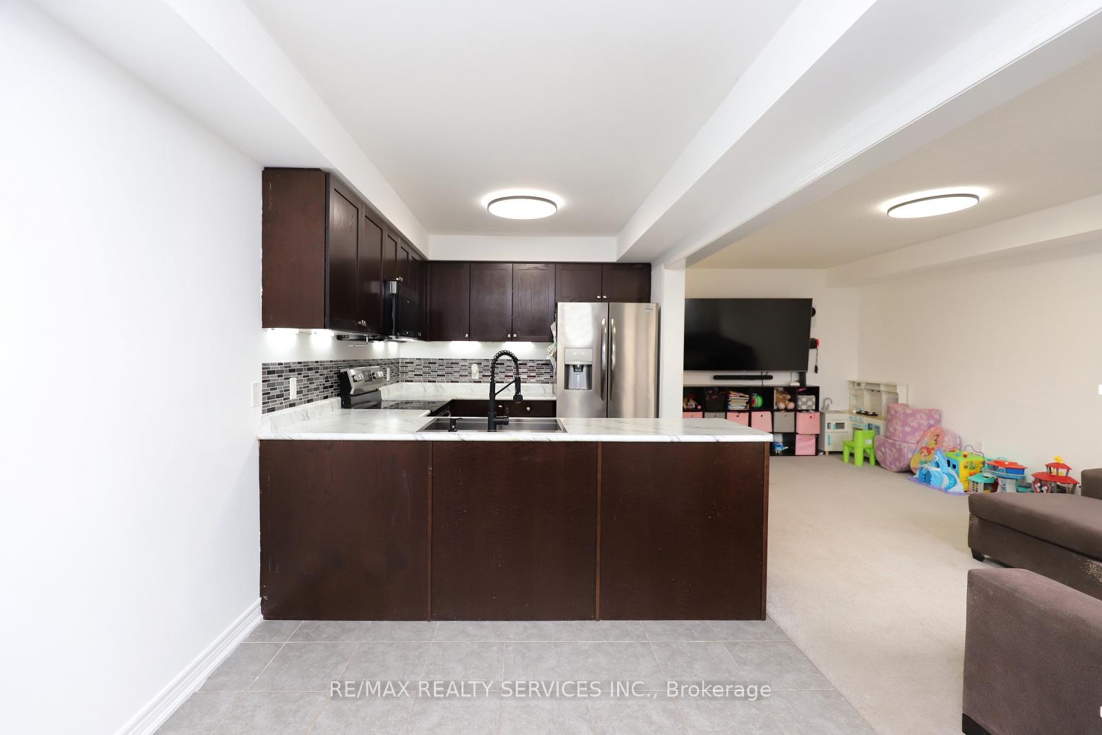 Photo 18 of 889 Cook Crescent, Shelburne — HOMEH