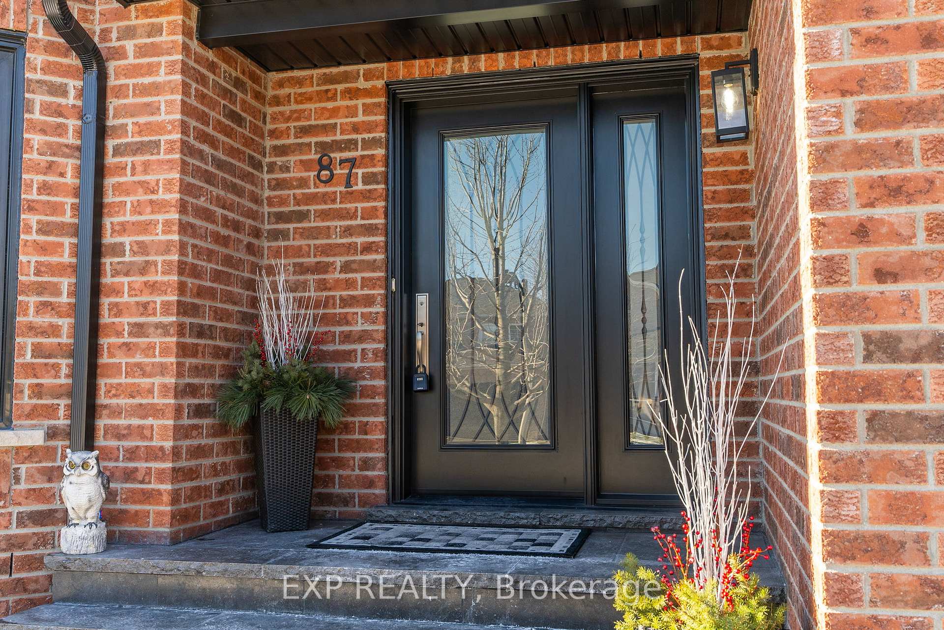 Photo 2 of 87 Earl Cuddie Boulevard, Scugog, Port Perry — HOMEH