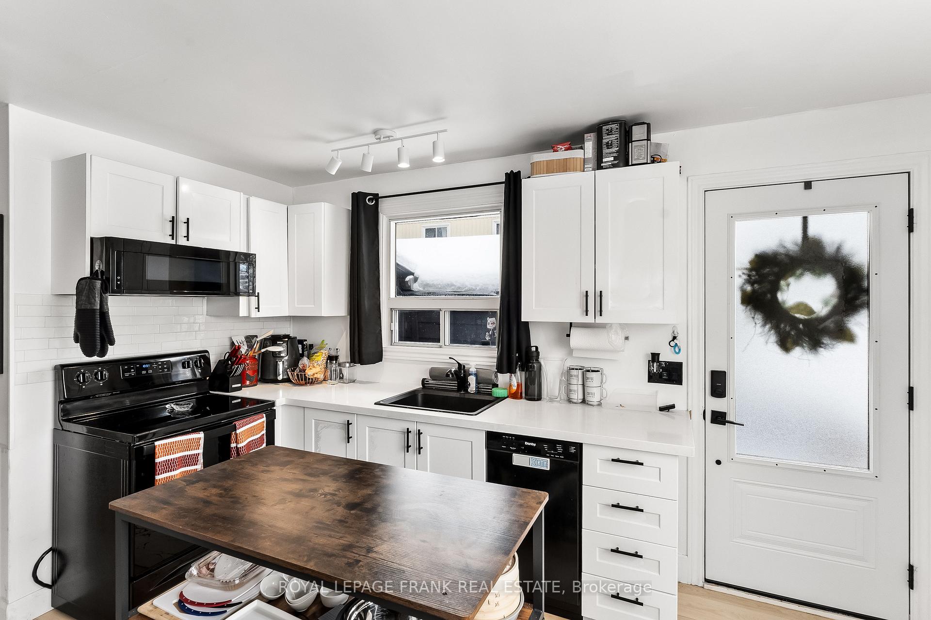 Photo 6 of 1849 Scugog Street, Scugog, Port Perry — HOMEH
