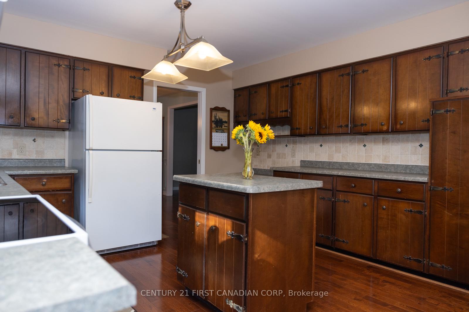 Photo 24 of 244 Appin Road, Southwest Middlesex, Glencoe — HOMEH