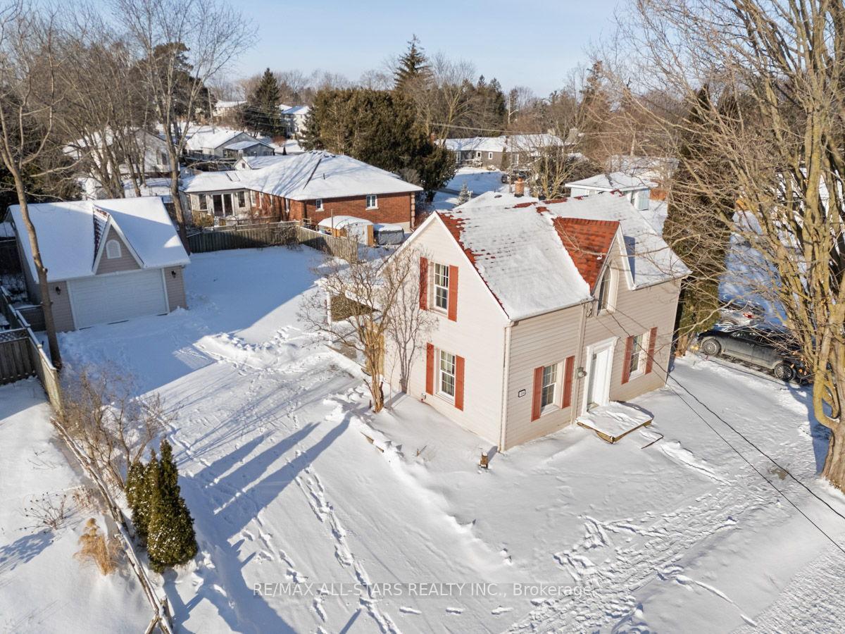 Photo 3 of 330 Cochrane Street, Scugog, Port Perry — HOMEH