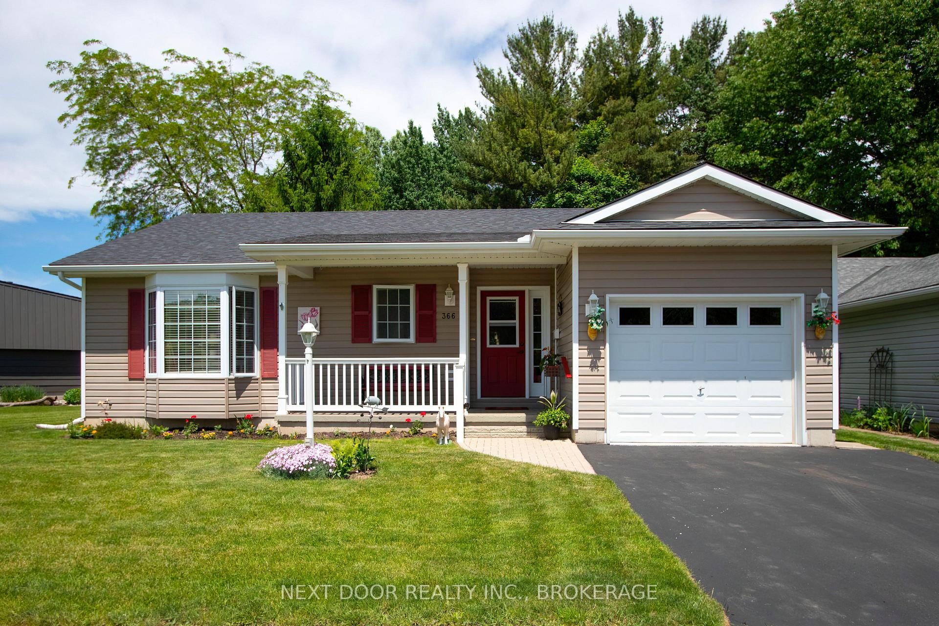 Front of 366 Shannon Boulevard