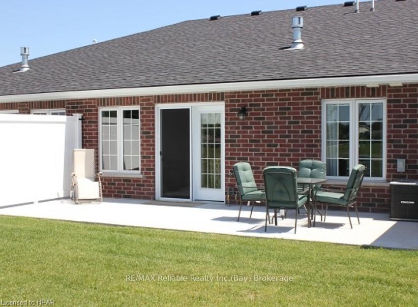 Photo 4 of 40 Devon Drive, South Huron, Exeter — HOMEH