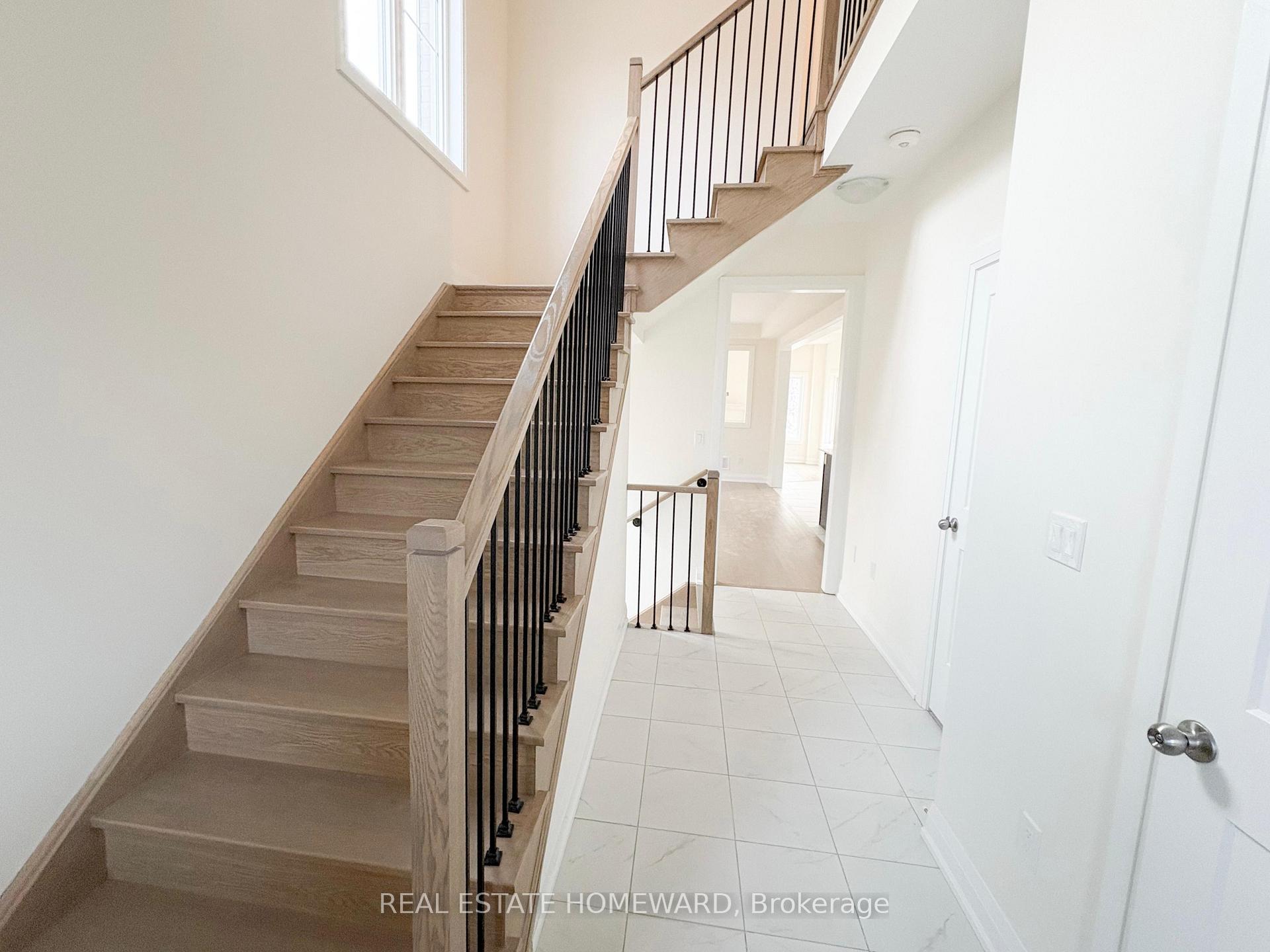 Photo 2 of 68 Robin Trail, Scugog, Port Perry — HOMEH