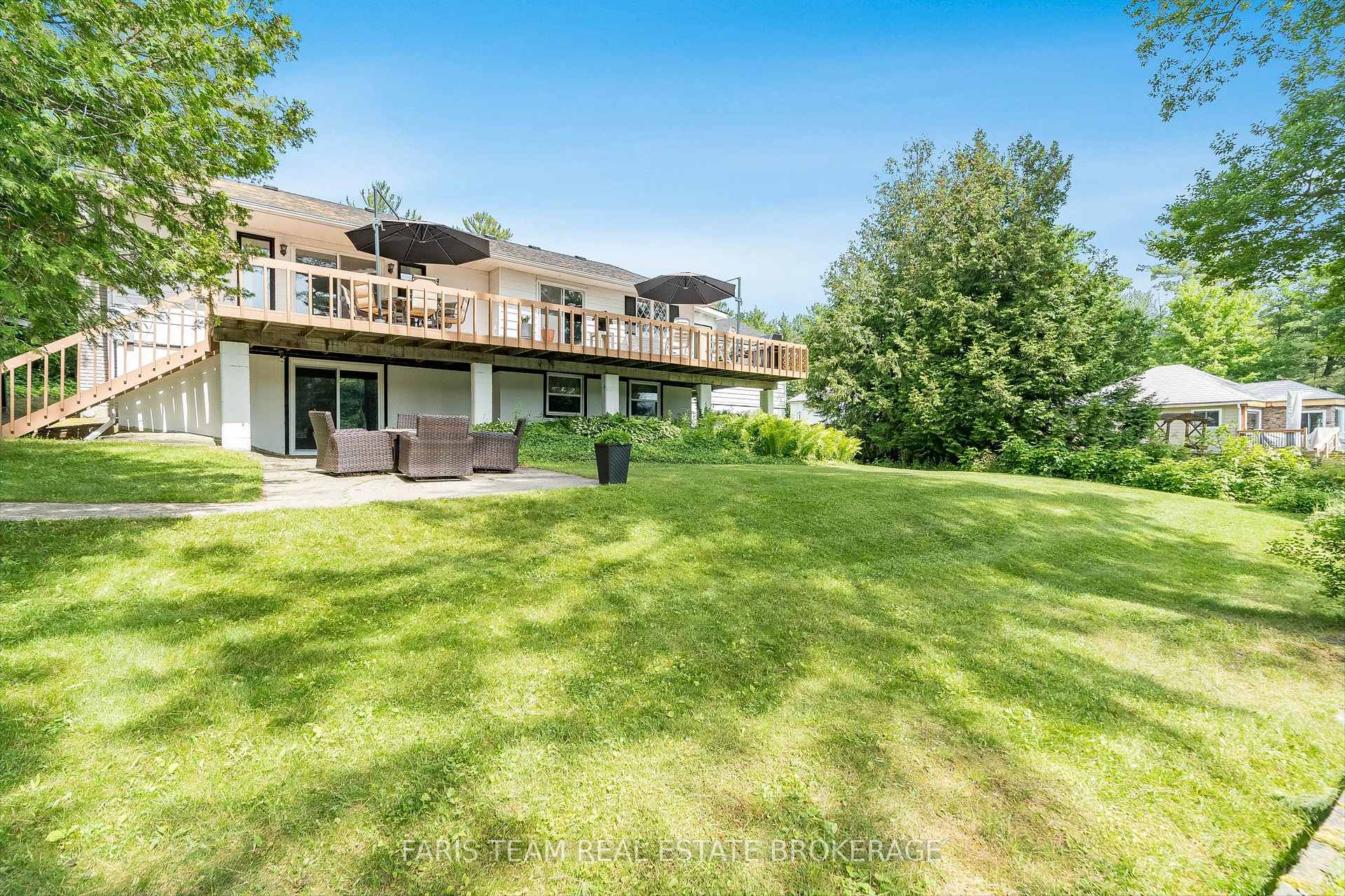 Photo 5 of 7817 Oakridge Drive, Severn, Washago — HOMEH