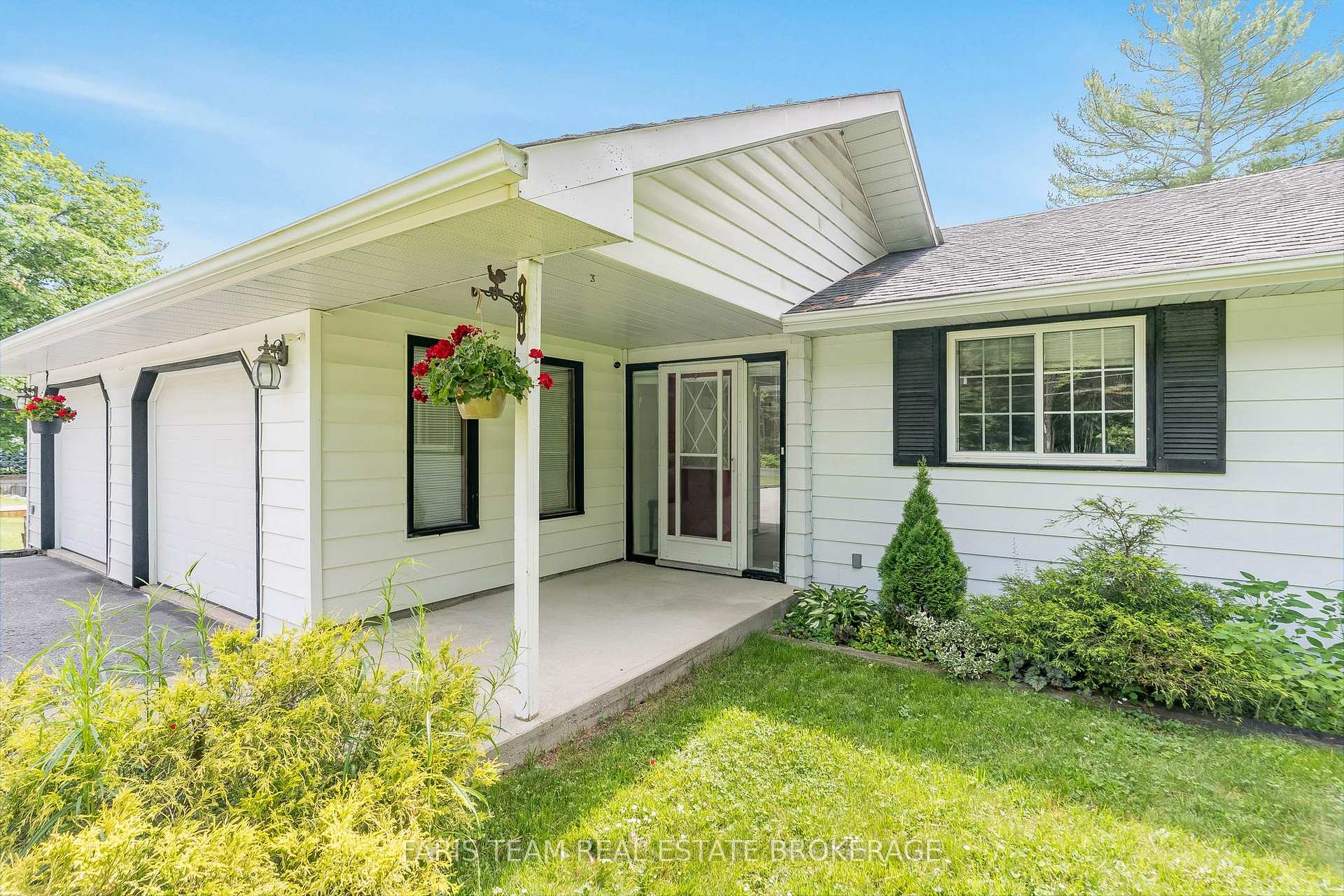 Photo 7 of 7817 Oakridge Drive, Severn, Washago — HOMEH